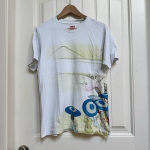 Uniqlo Ukiyo-e UT Graphic T with Mount Fuji and Geishas Blue Umbrellas. Size M